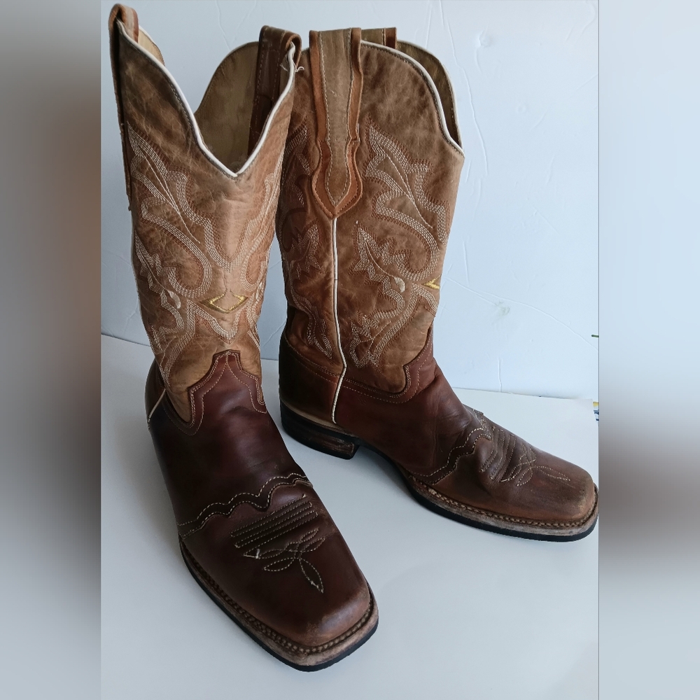 Classic Two-Tone Western Cowboy Boots